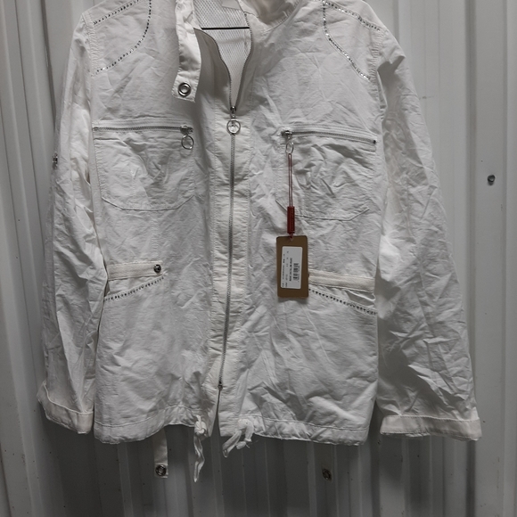 Ladies clothing - Picture 1 of 8